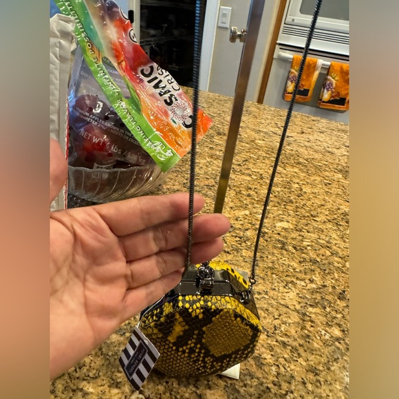 henri bendel Handbags - New Henri Bendel Octagon Chain Bag Full Inclusion